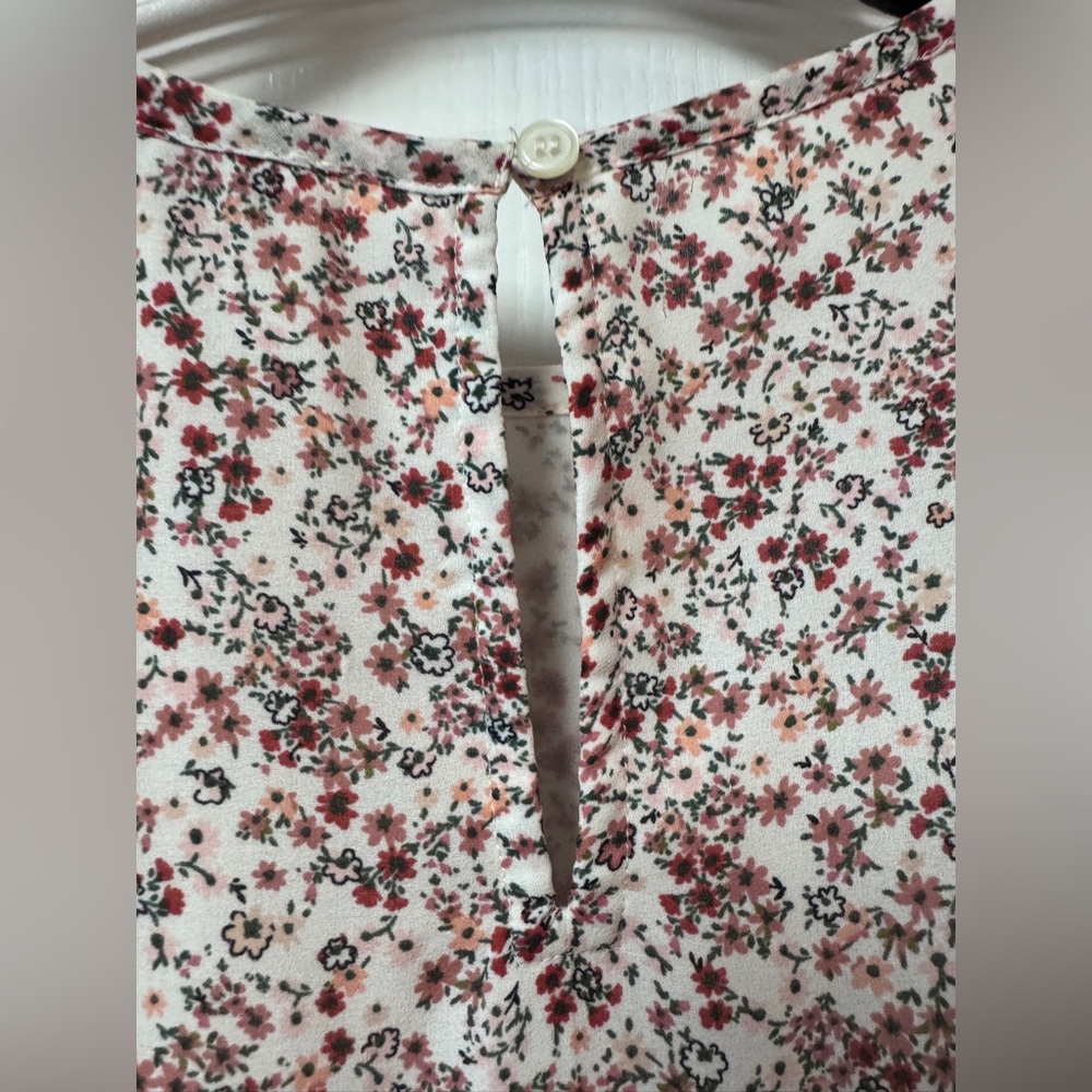LOFT Floral Puff-Sleeve Blouse in Cream and Mauve - Picture 5 of 5